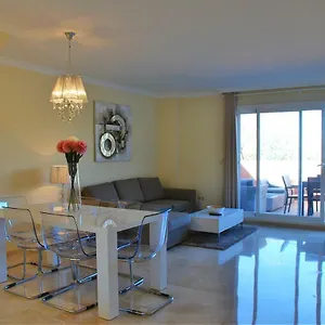 fantastic-sea-and-golf-view-apartment.1costadelsol.com/