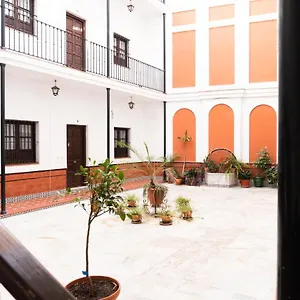  Apartamento Muy Céntrico Apto. En Típico Patio Sevillano